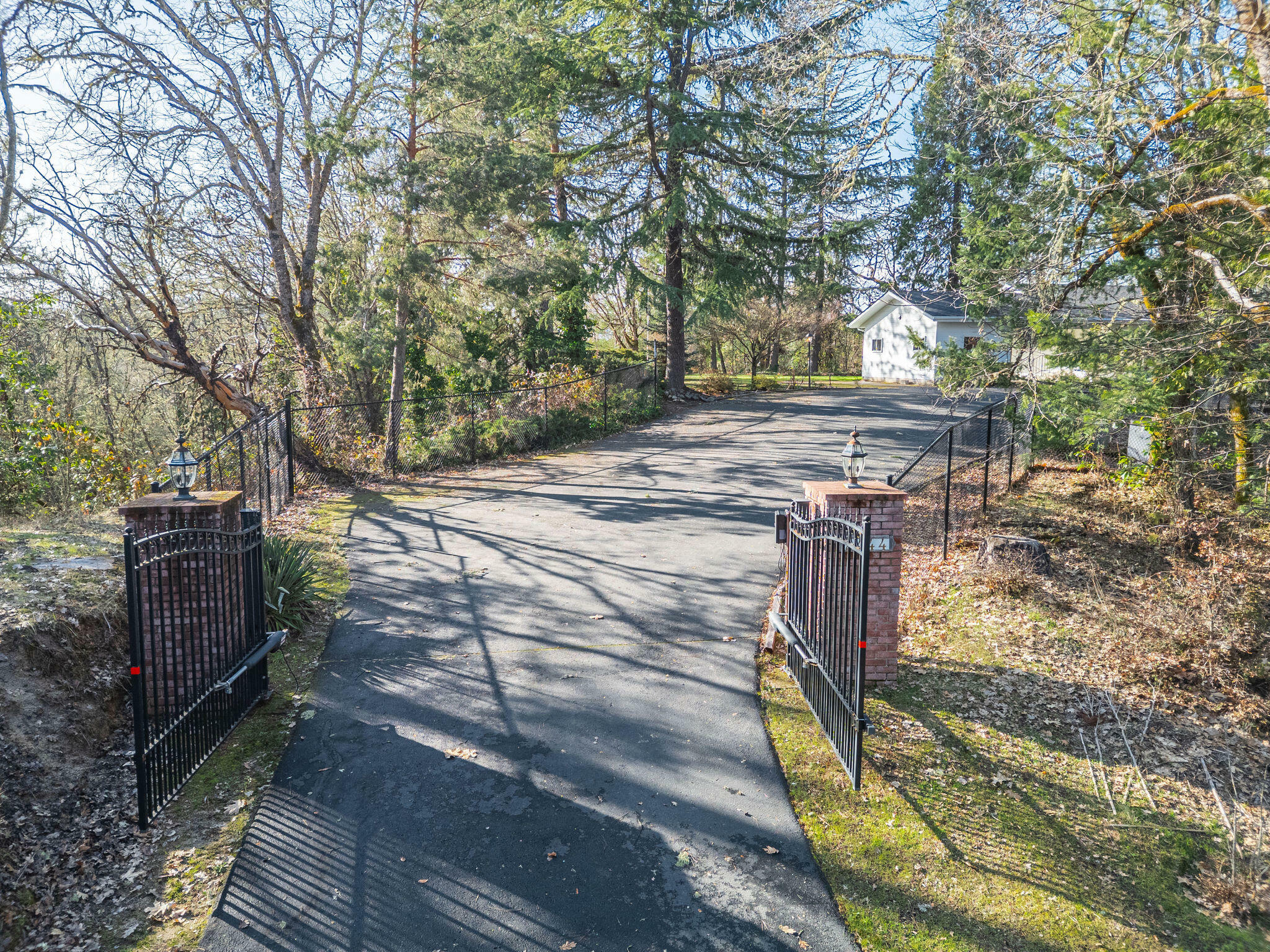 Property Photo: 2444 Elk Lane OR 97527