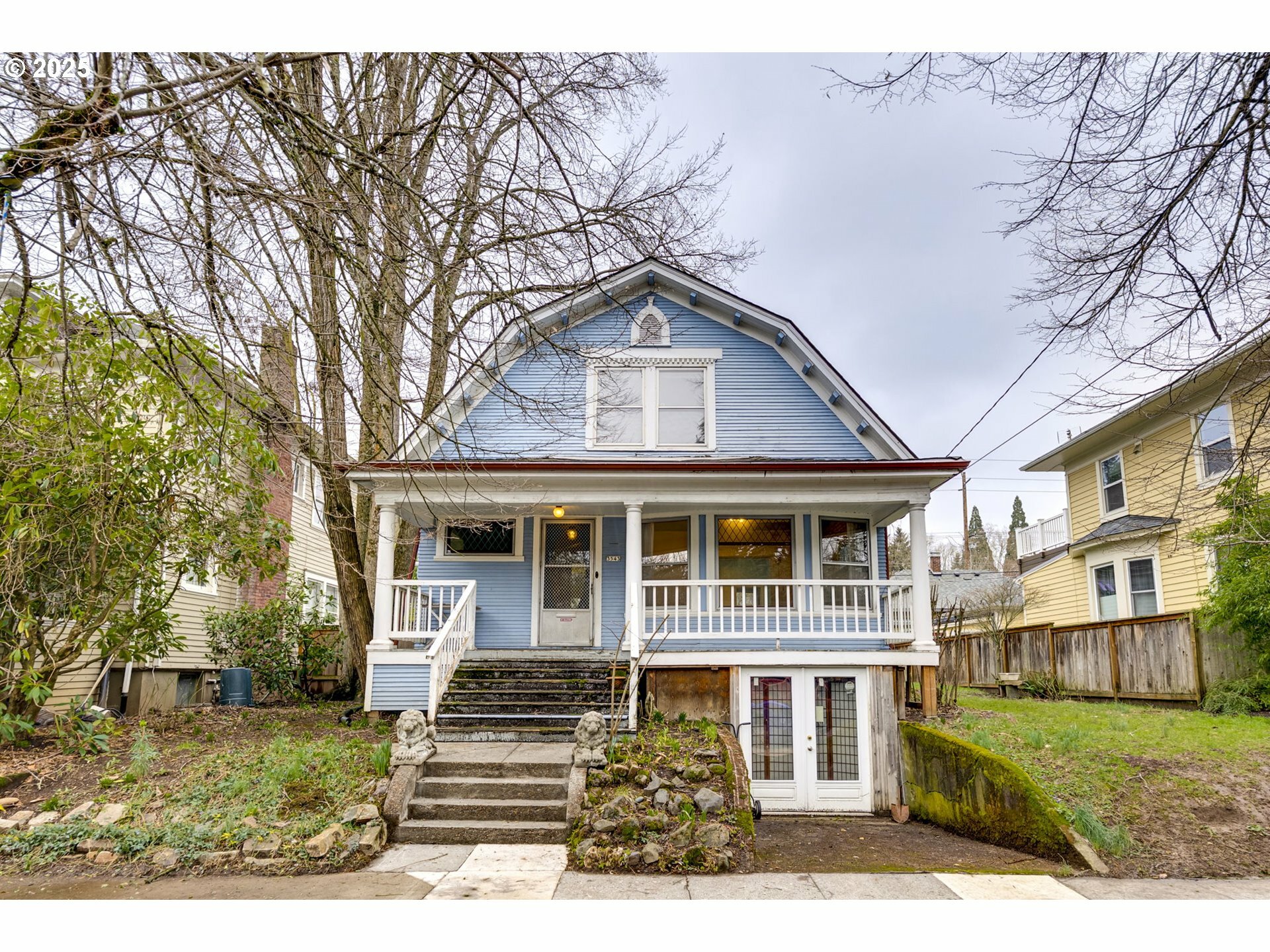 Property Photo: 3543 SE Washington St OR 97214
