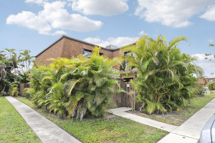 Property Photo:  110 N Delaware Boulevard 10C  FL 33458 