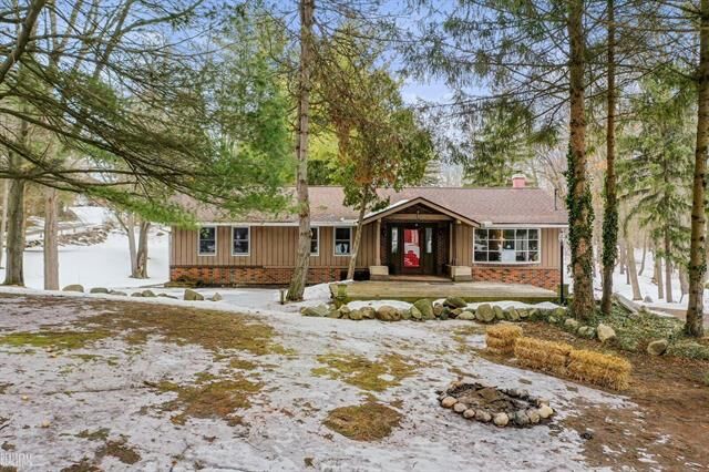 Property Photo: 1838 Rochester Road MI 48367
