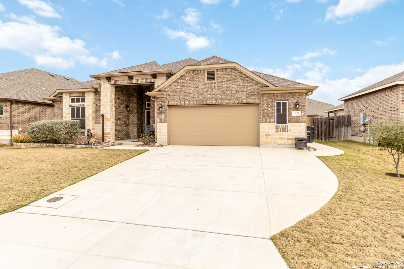 Property Photo: 1025 Lone Cypress TX 78130