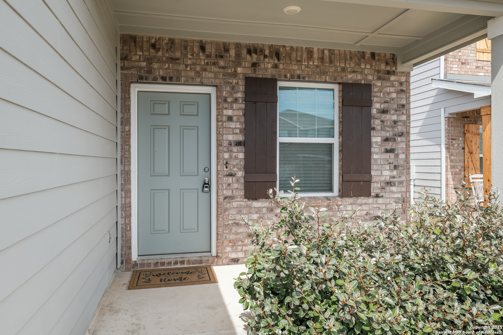 Property Photo: 5923 Pearl Mdw TX 78109