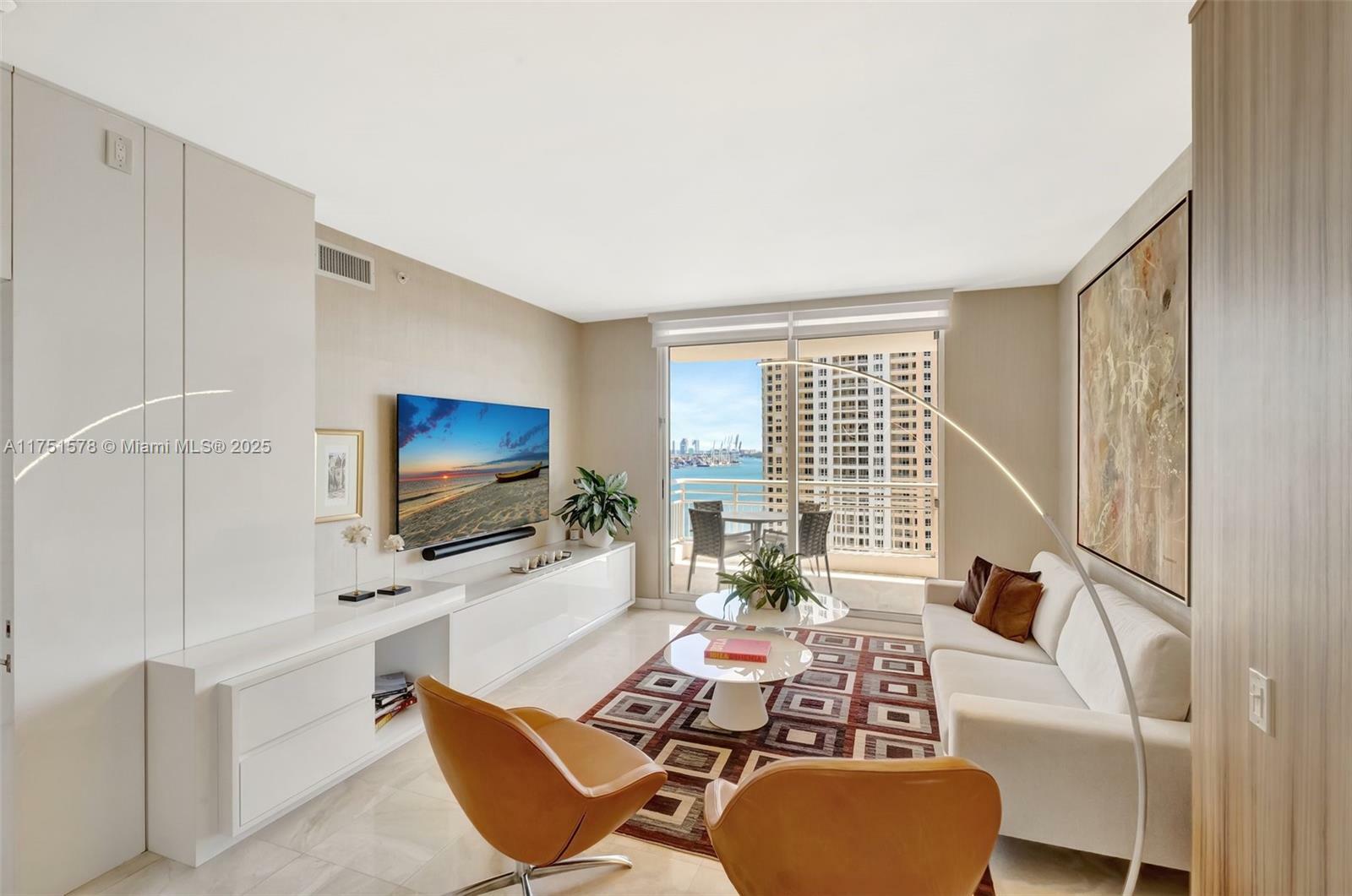 Property Photo:  888 Brickell Key Dr 2307  FL 33131 