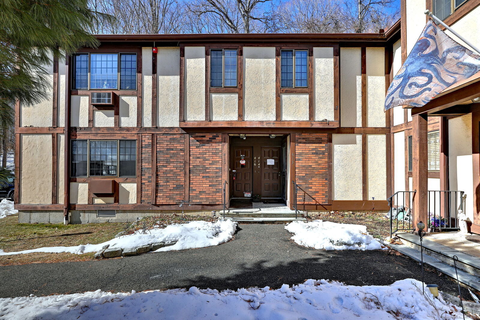 Property Photo: 415 Swanson Crescent 415 CT 06461