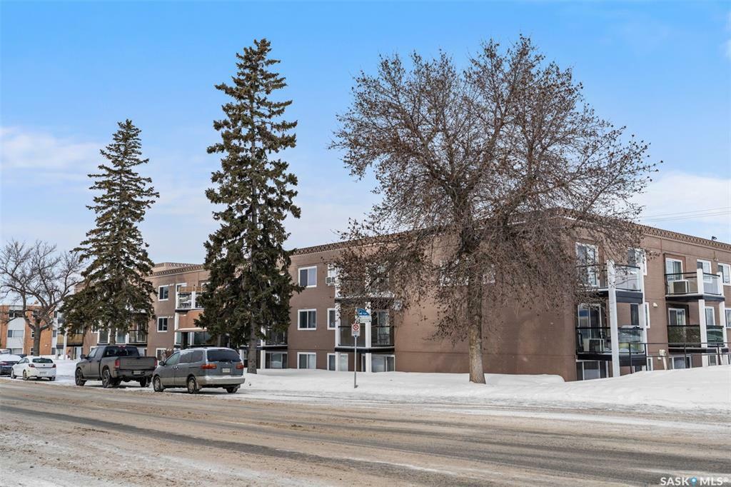 2707 7th Street E 13  Saskatoon SK S7H 1A7 photo