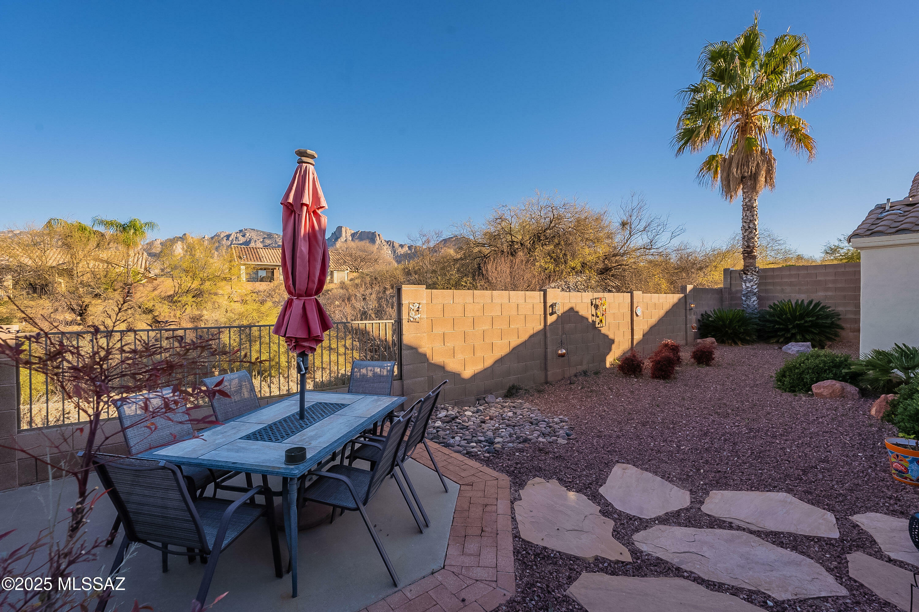 Property Photo:  11916 N Meteor Place  AZ 85737 