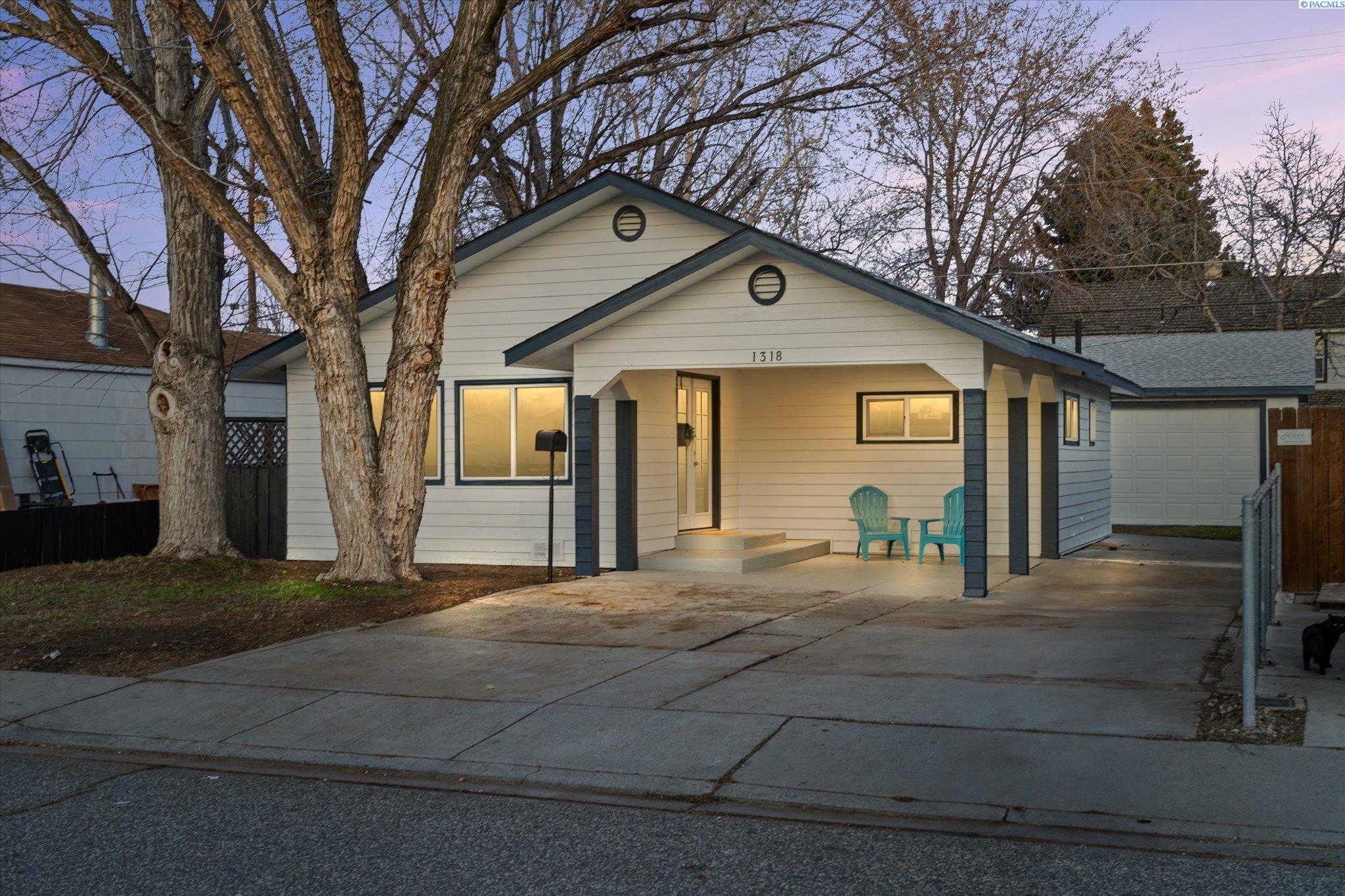 Property Photo:  1318 Potter Avenue  WA 99354 