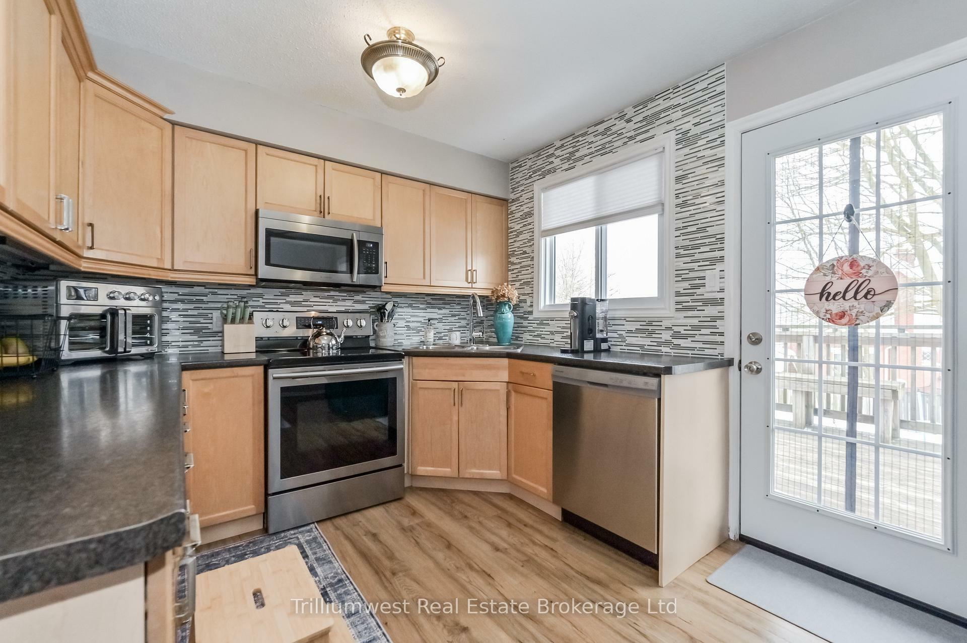 Property Photo: 350 Wellington Street W ON N0G 2L1