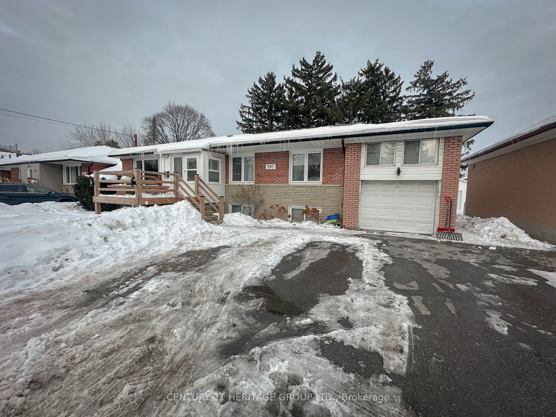 Photo de la propriété:  997 Willowdale Ave  ON M2M 3C8 