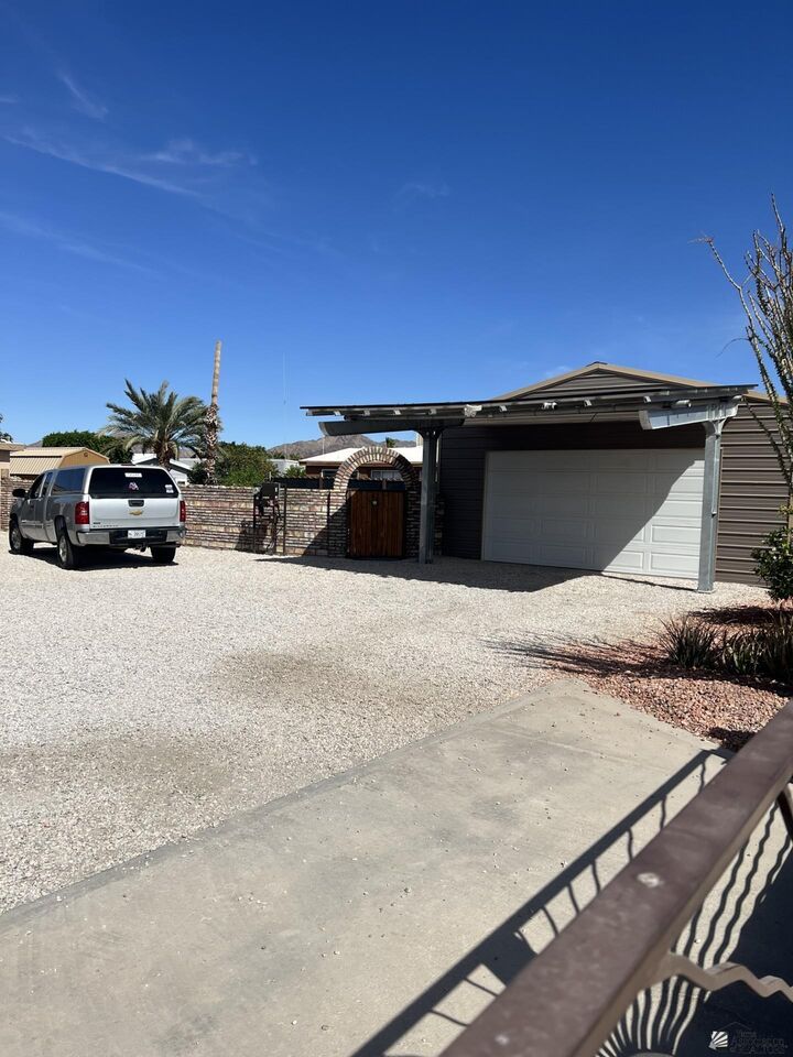 Property Photo: 13592 E 45 Ln AZ 85367-6315