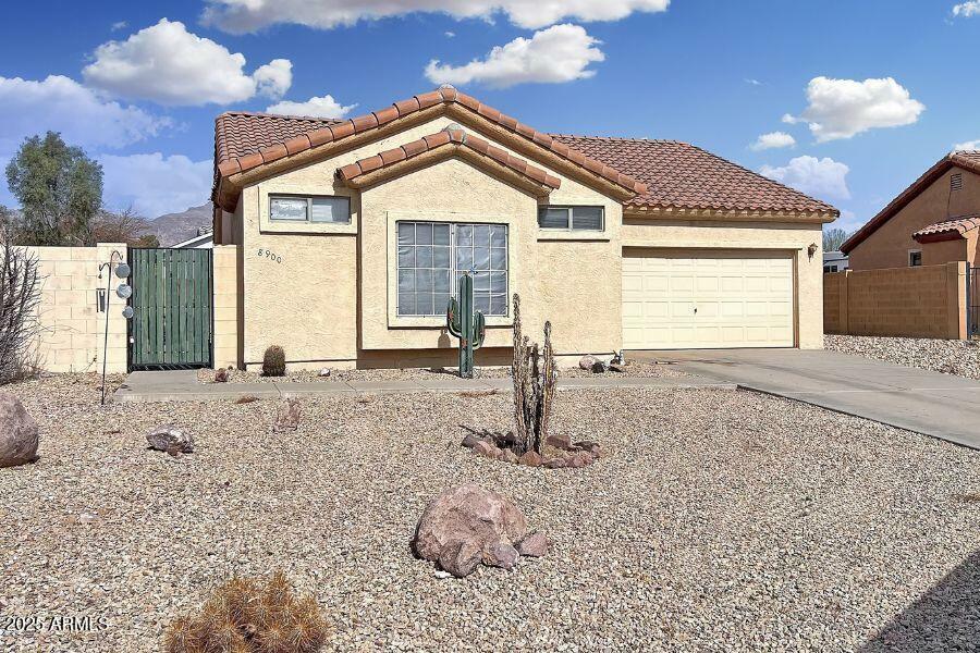 8900 E Rainier Drive  Gold Canyon AZ 85118 photo