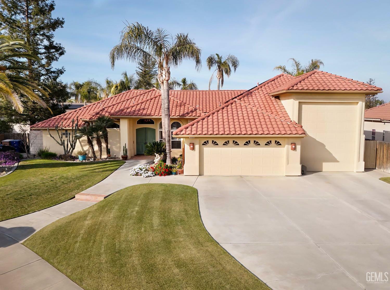 Property Photo: 14406 Corte Lejos CA 93314