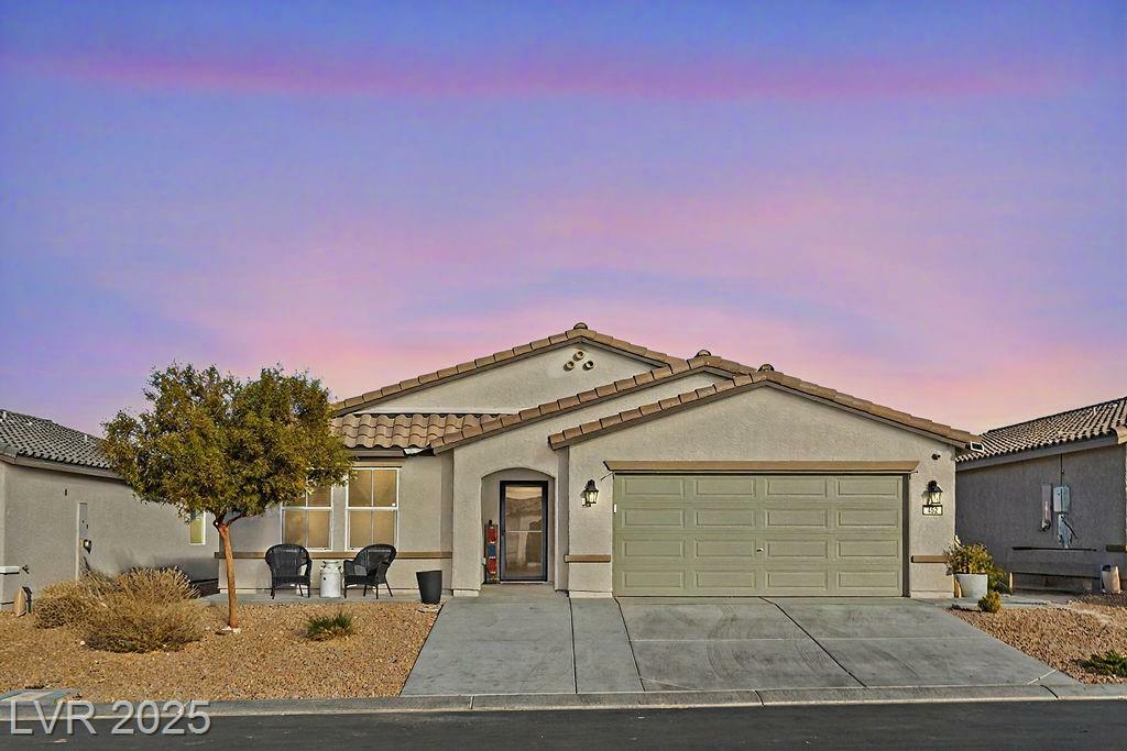 Property Photo: 452 Triple Falls Street NV 89018