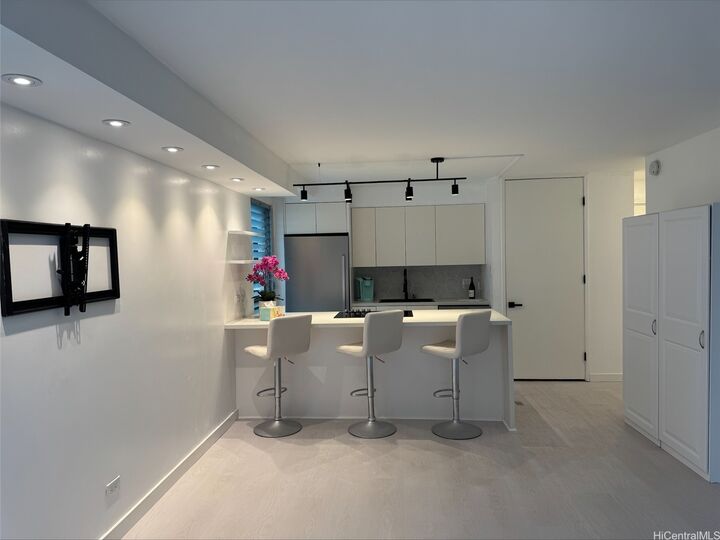 Property Photo:  435 Walina Street 304  HI 96815 