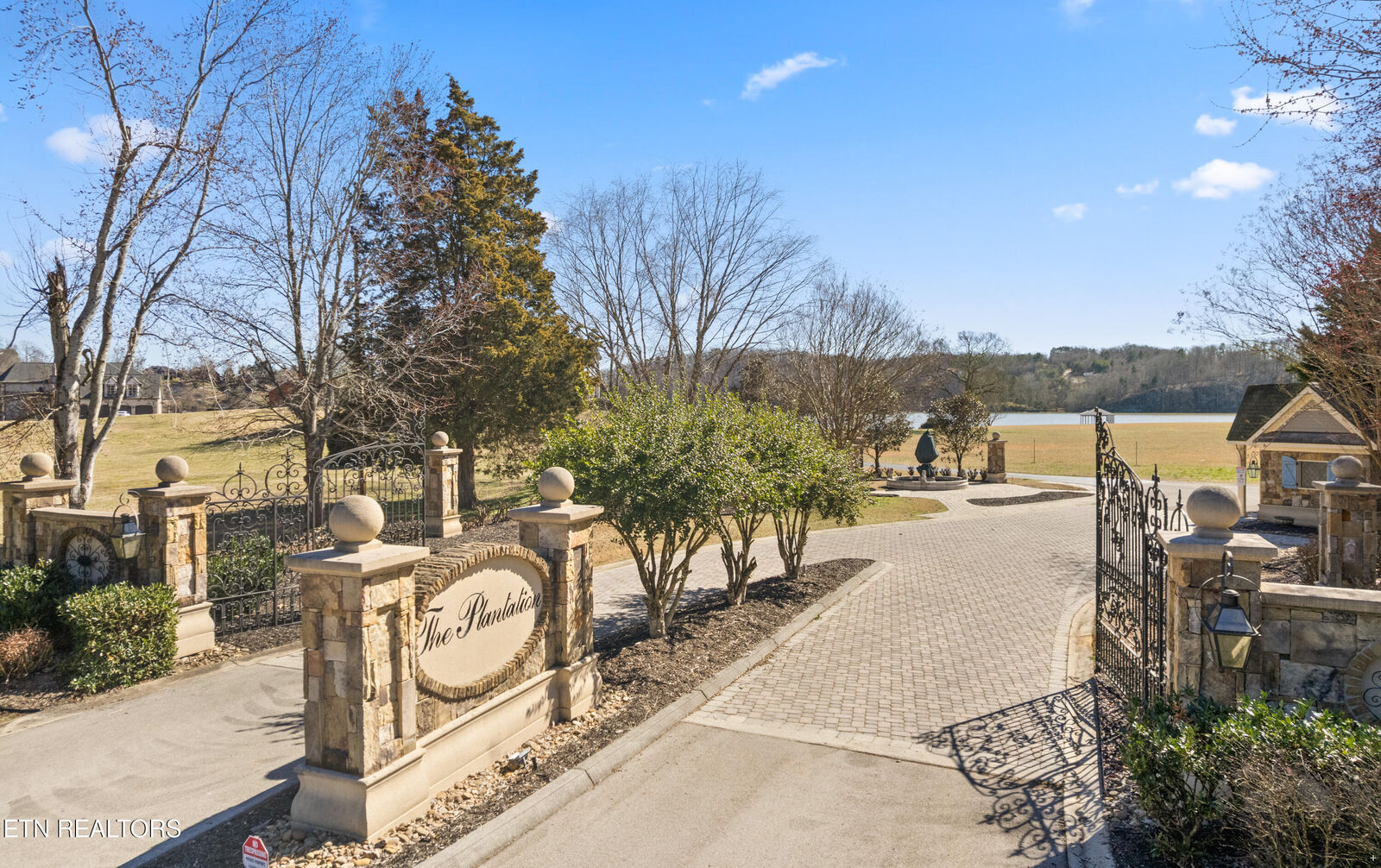 Property Photo:  505 Plantation Way  TN 37772 