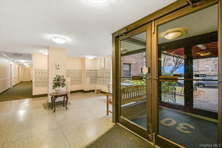 Property Photo: 30 Fleetwood Avenue 4B NY 10552