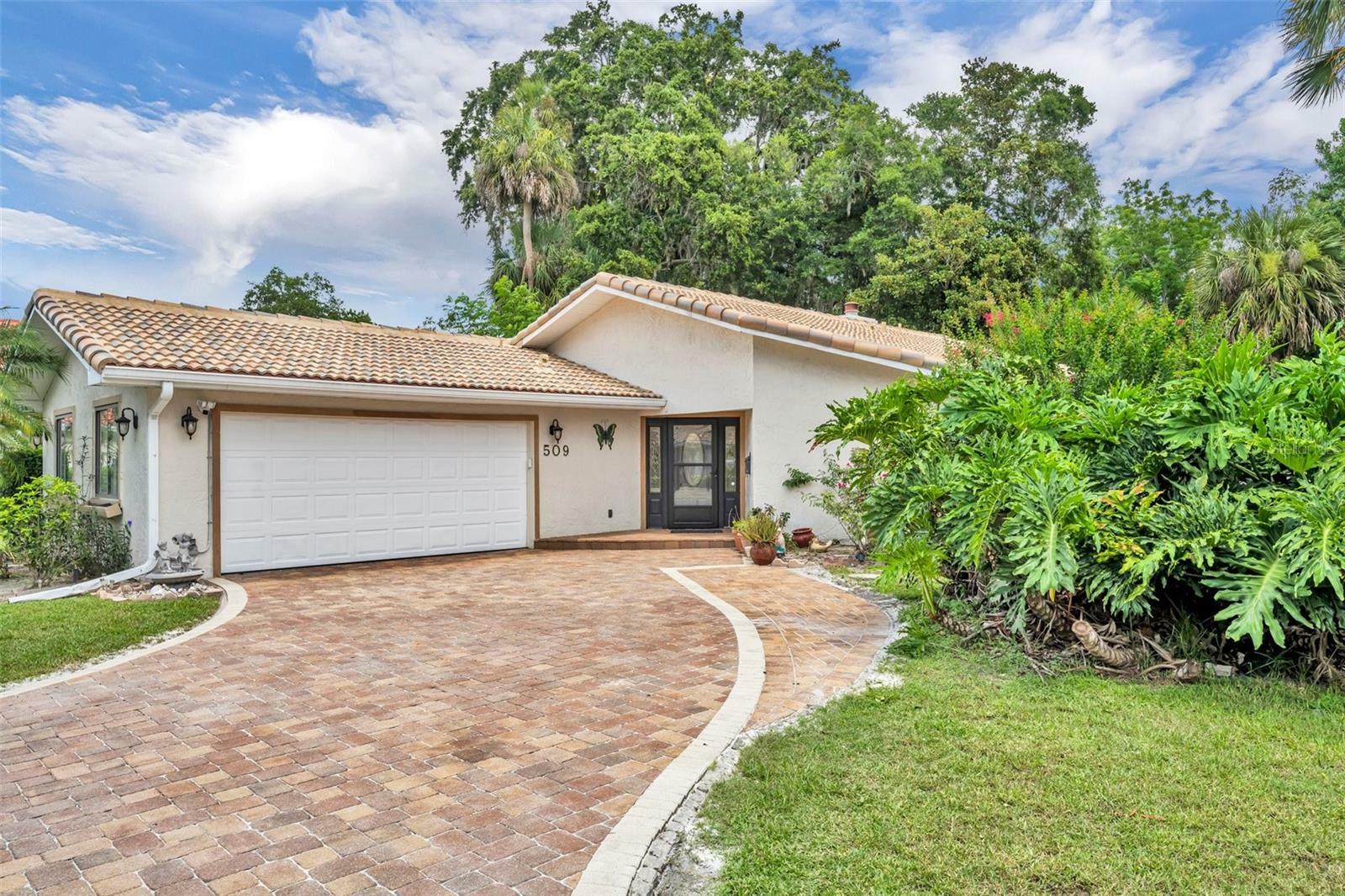 Property Photo: 509 Osprey Lane FL 32708