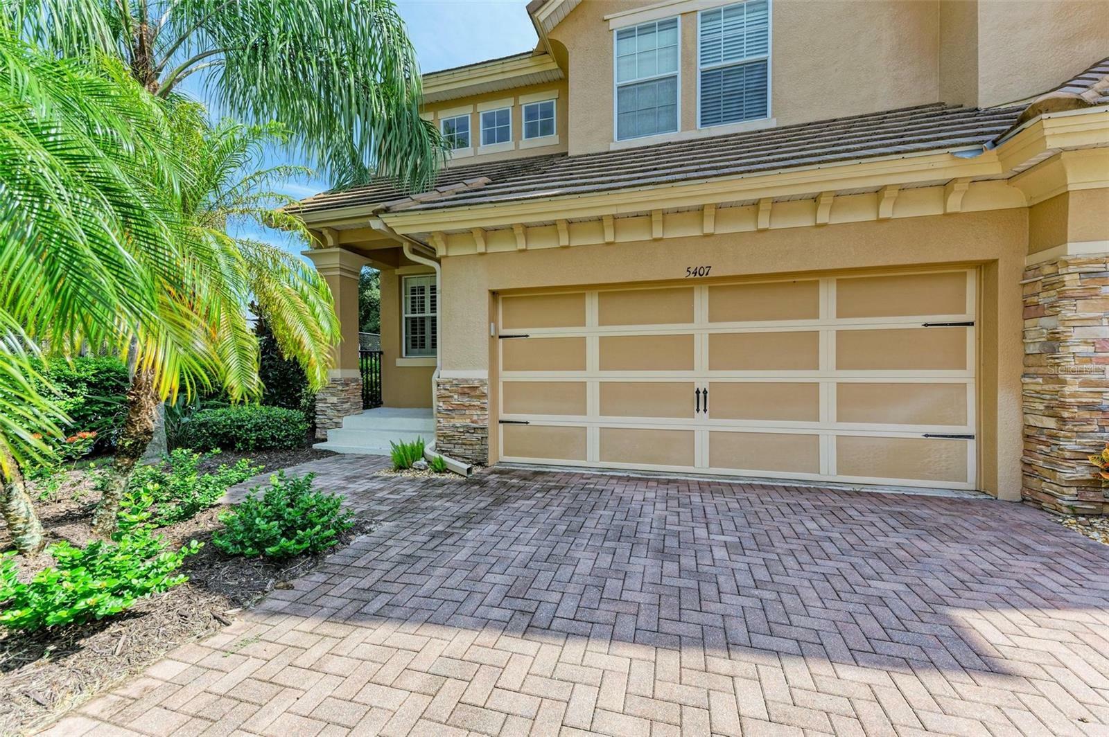 Property Photo:  5407 Napa Drive  FL 34243 