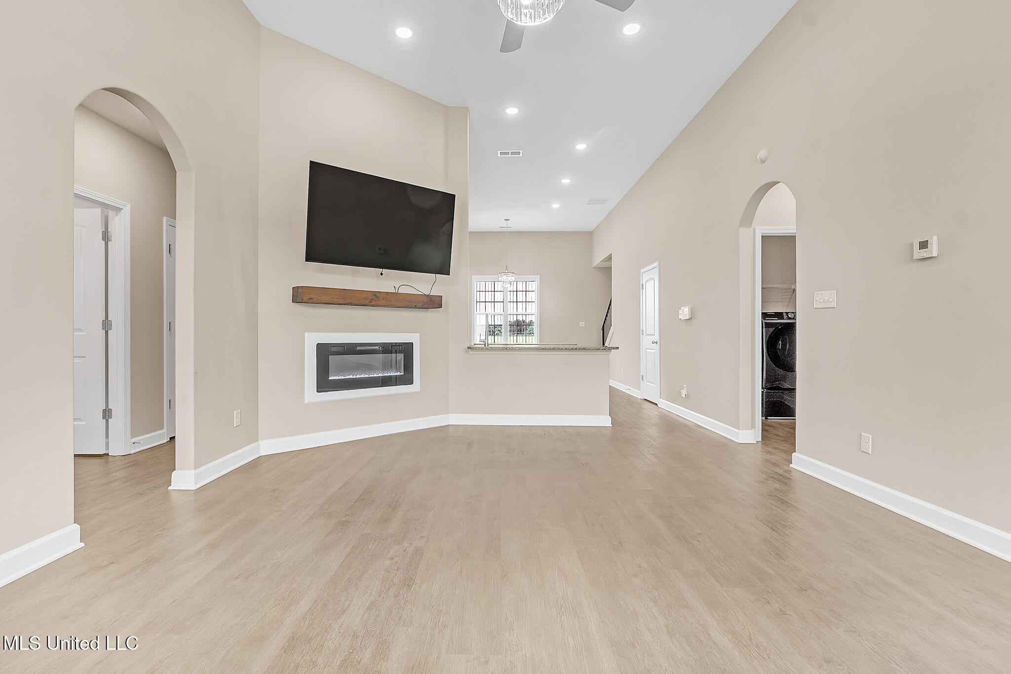Property Photo:  9205 S Lakeside Circle  MS 38680 