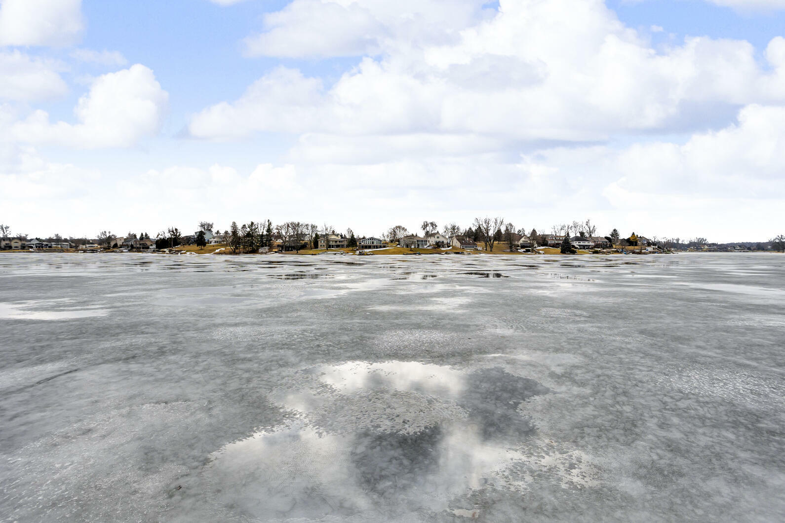 Property Photo: 14385 Crestridge Drive MI 49233