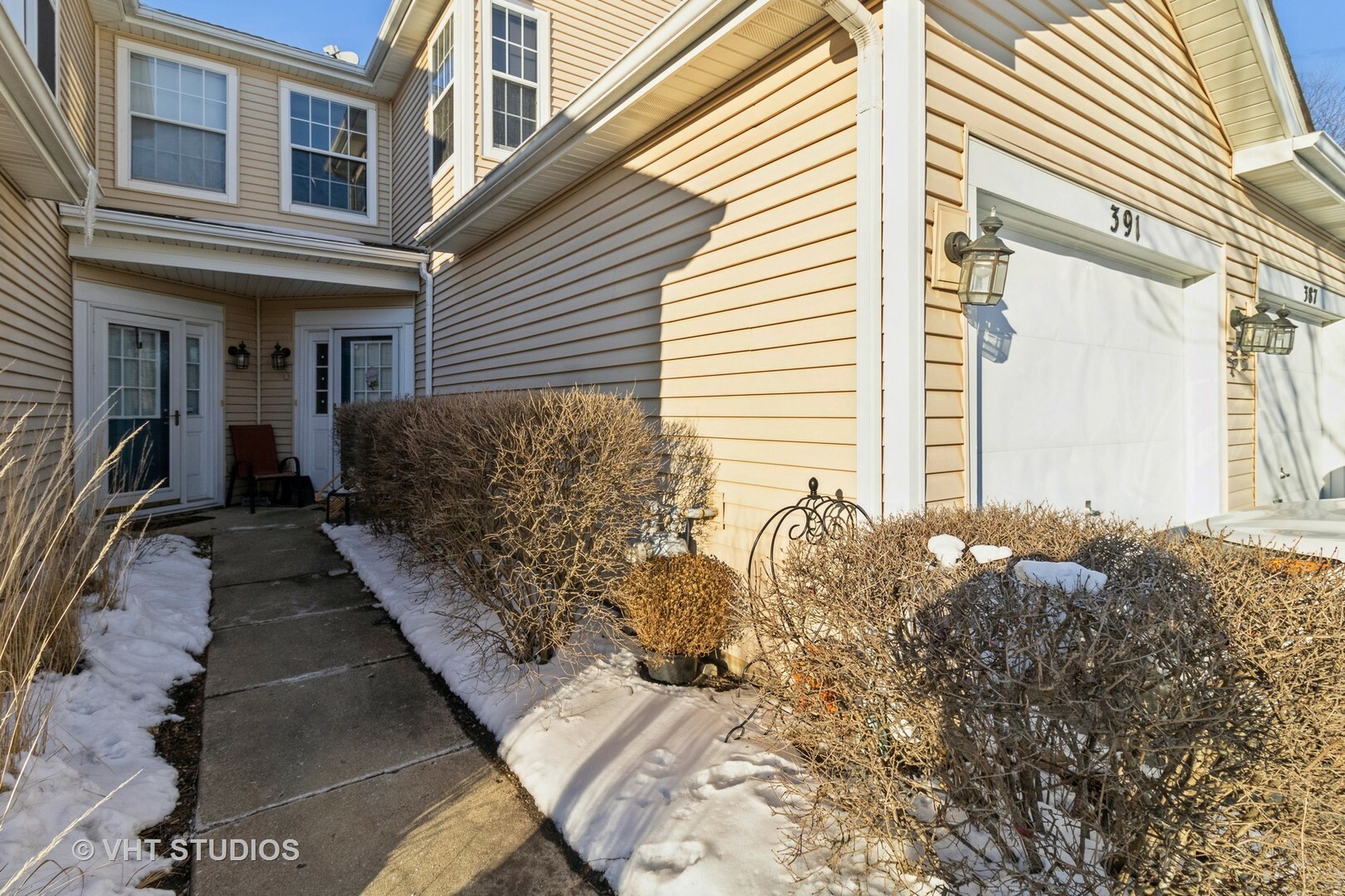 Property Photo:  391 Fallbrook Court  IL 60194 