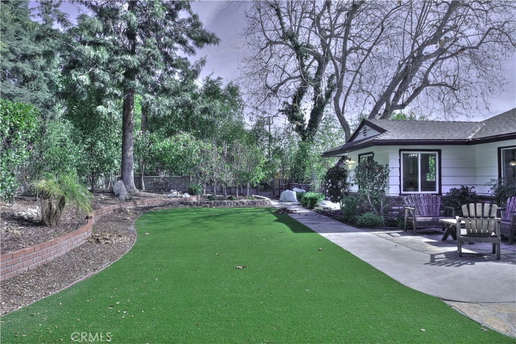 Property Photo: 400 W Carter Avenue CA 91024