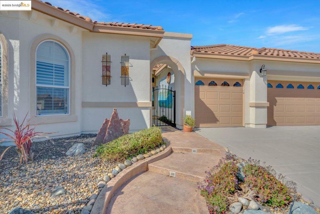 Property Photo: 517 Marianna Pl CA 94571