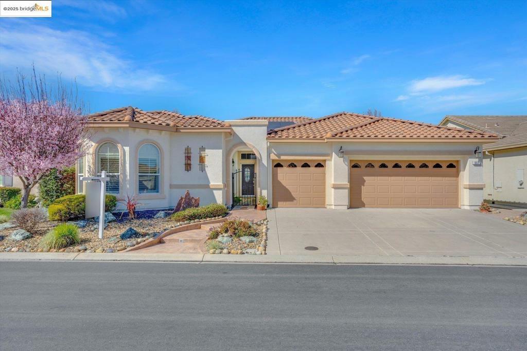 Property Photo: 517 Marianna Pl CA 94571