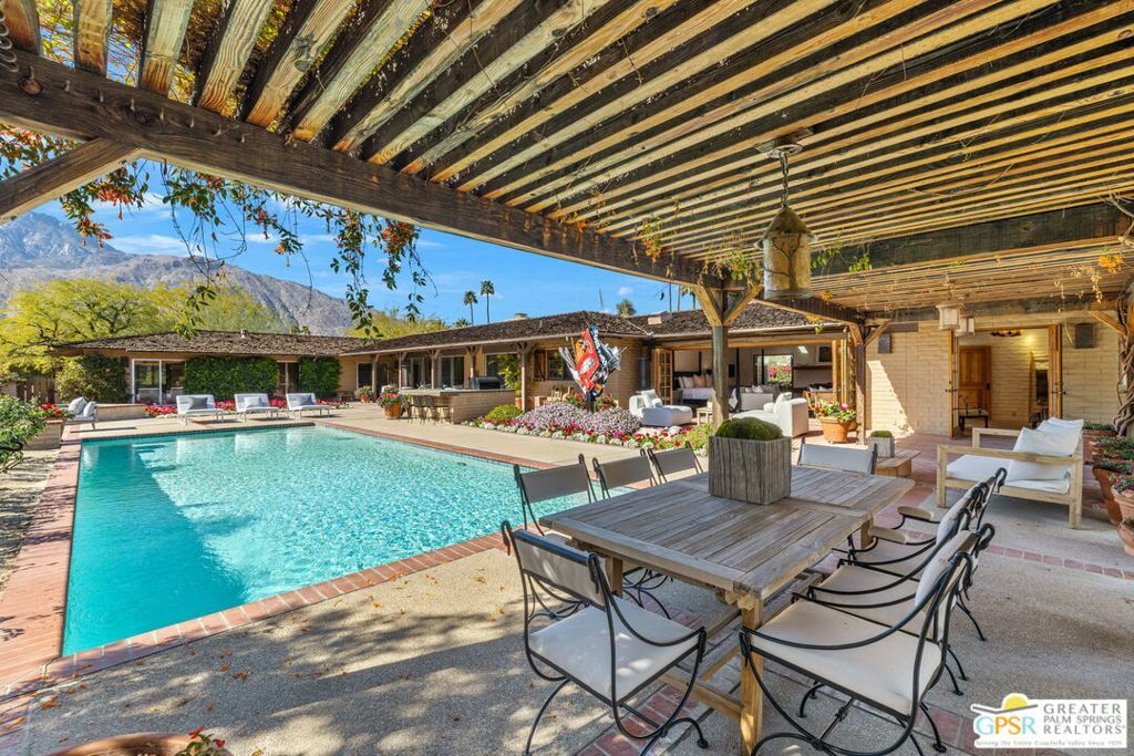 Property Photo: 1850 Smoke Tree Lane CA 92264