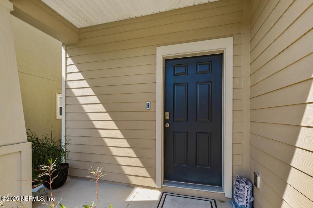 Property Photo: 9965 Sitting Fox Court FL 32222