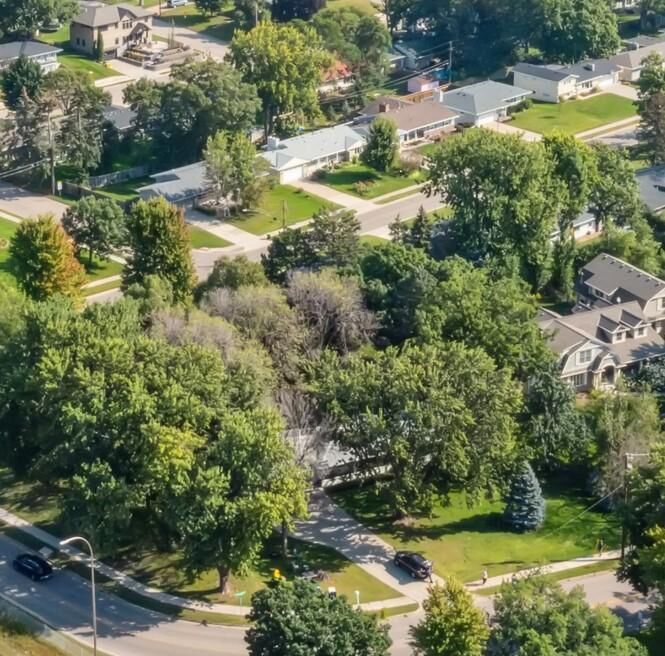 Property Photo:  4828 Valley View Road  MN 55424 