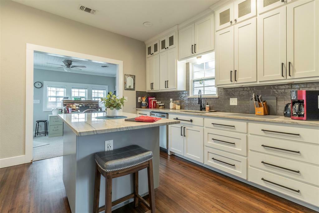 Property Photo: 700 Elm Street TX 76266