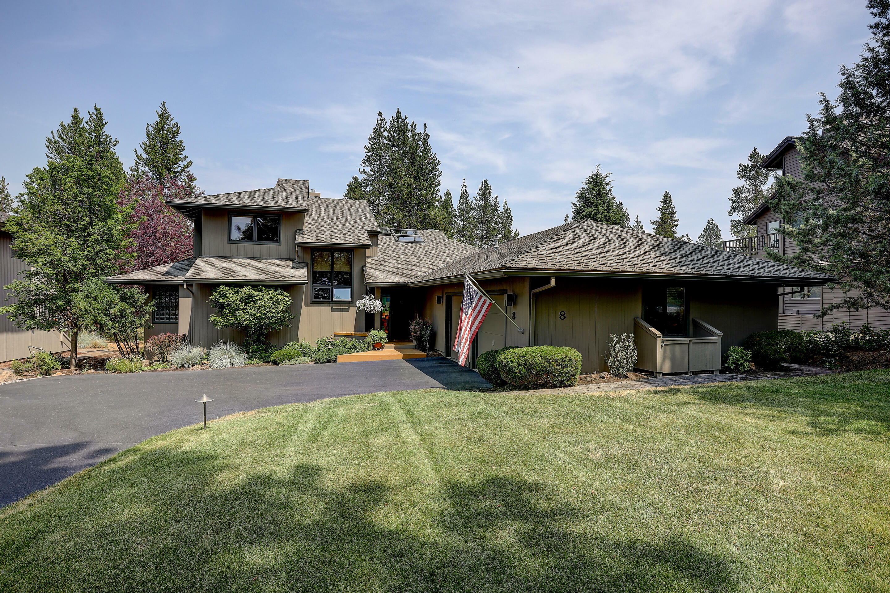 Property Photo:  57722 Yellow Pine Lane  OR 97707 