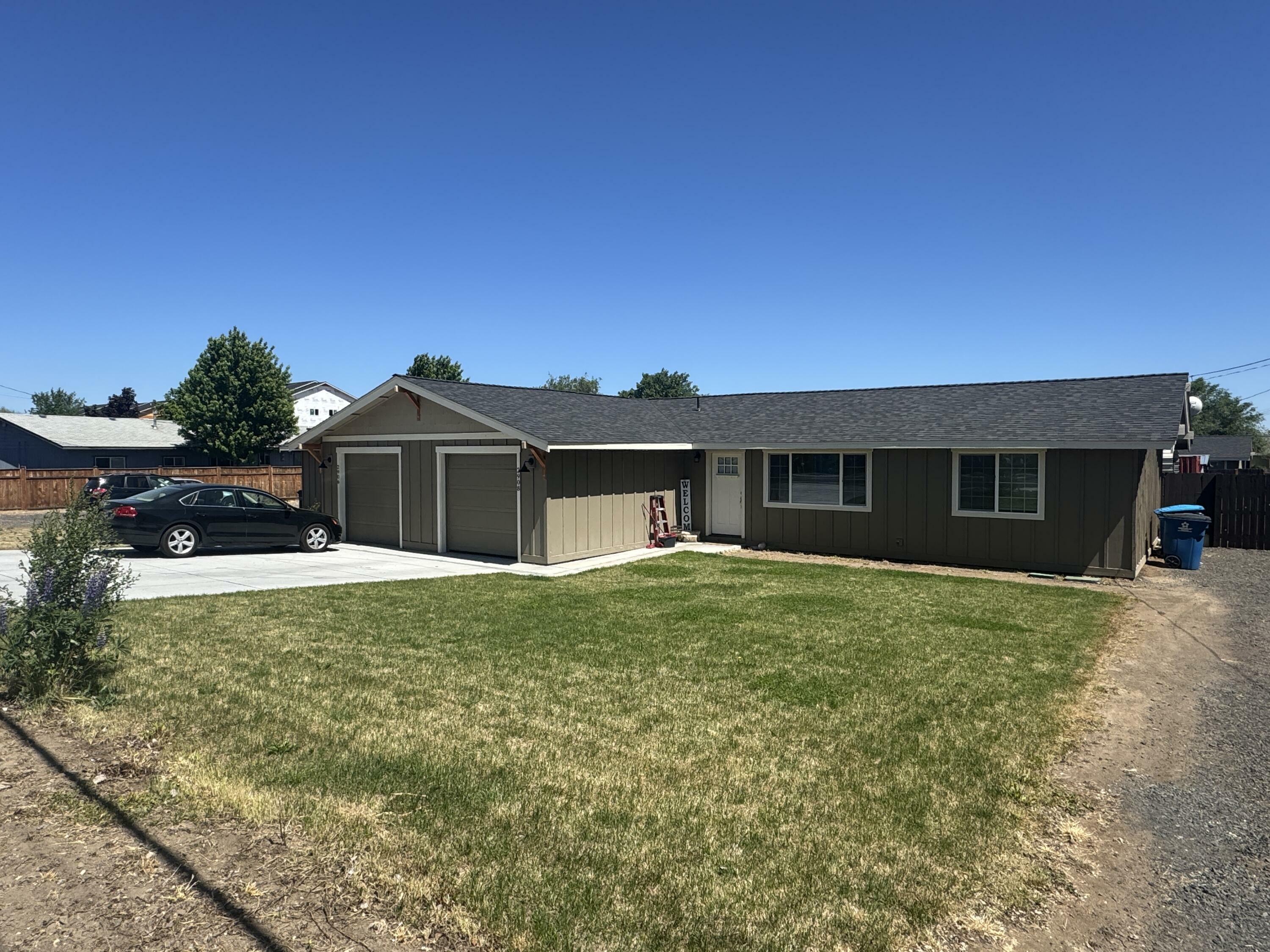 Property Photo: 2906 SW Canal Boulevard OR 97756