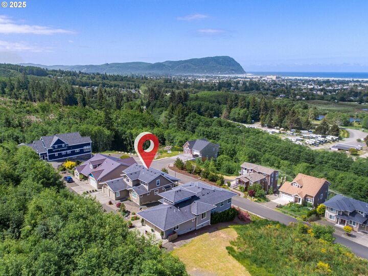 Property Photo:  1775 Thompson Falls Dr  OR 97138 
