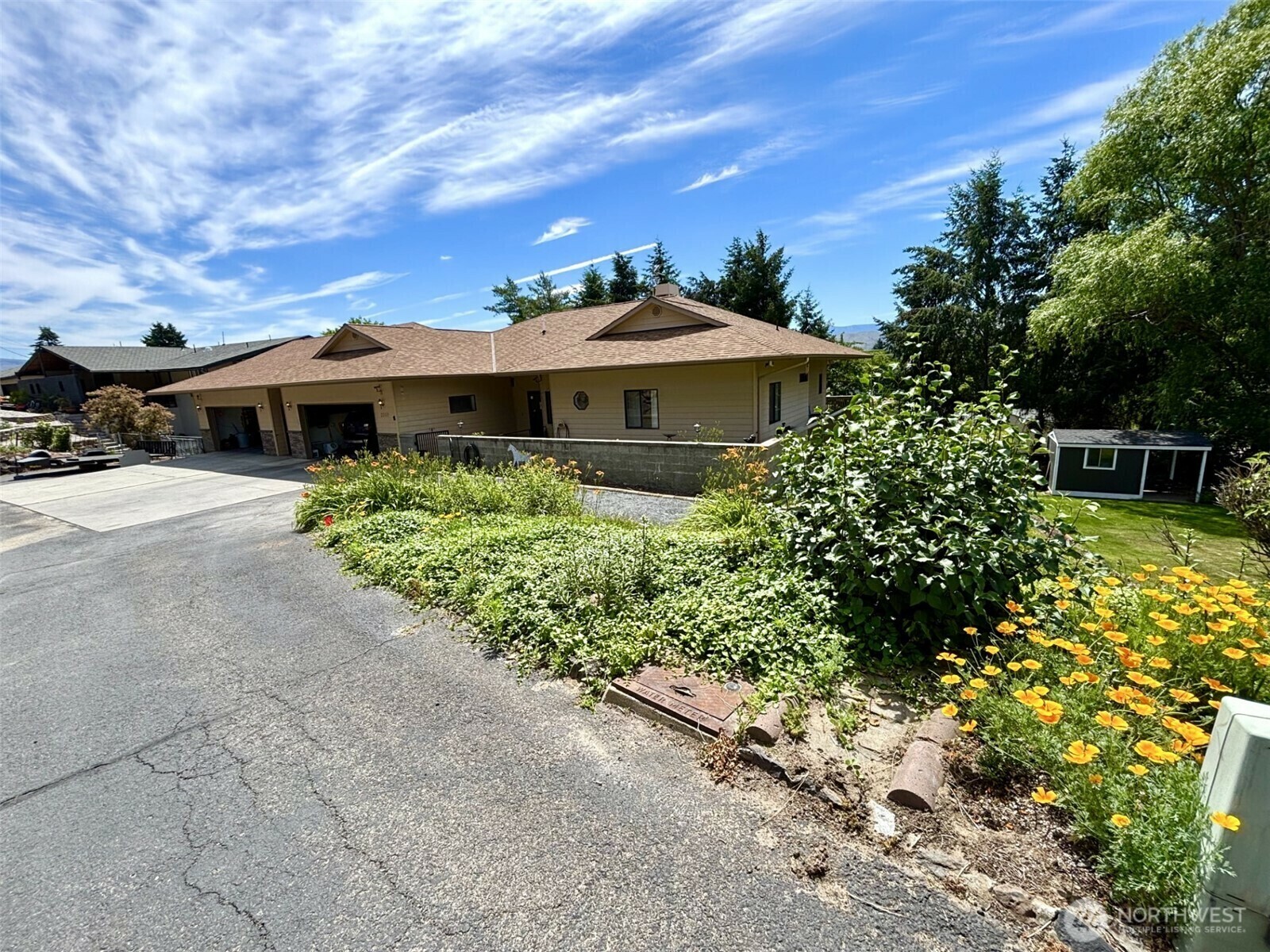 Property Photo: 2009 Rainbow Lane WA 98801