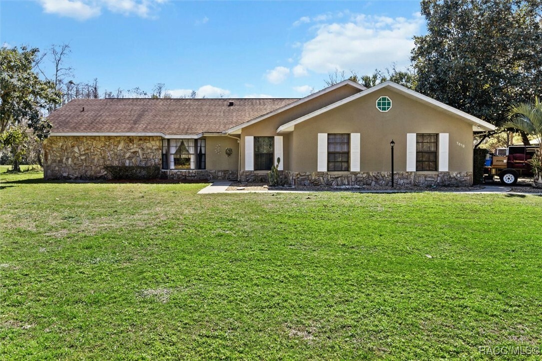 Property Photo: 7618 W Golf Club Street FL 34429