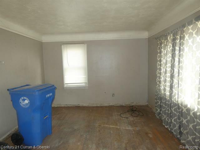 Property Photo:  26908 Kitch Street  MI 48141 