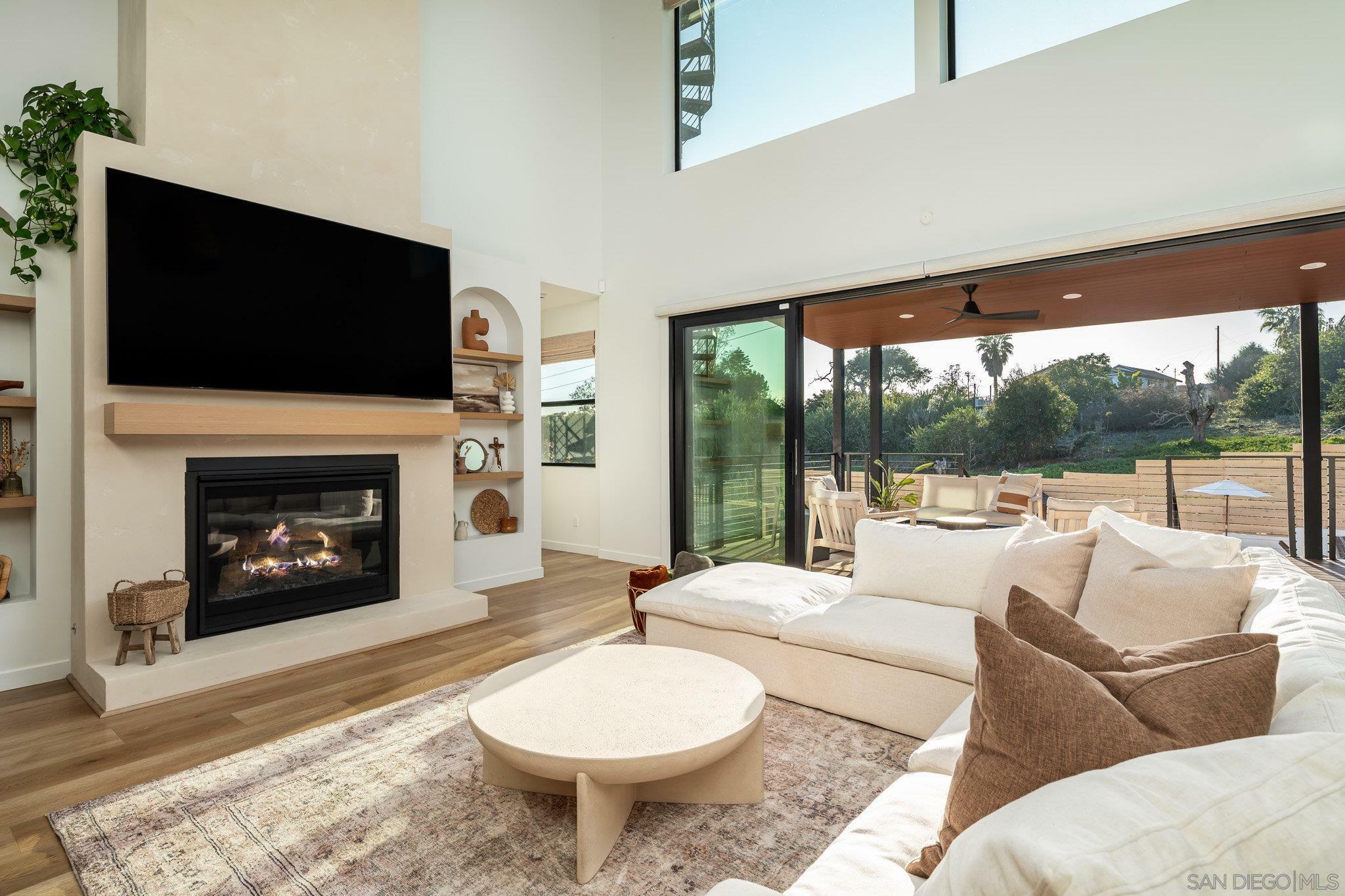 Property Photo: 1824 Campesino Pl CA 92054