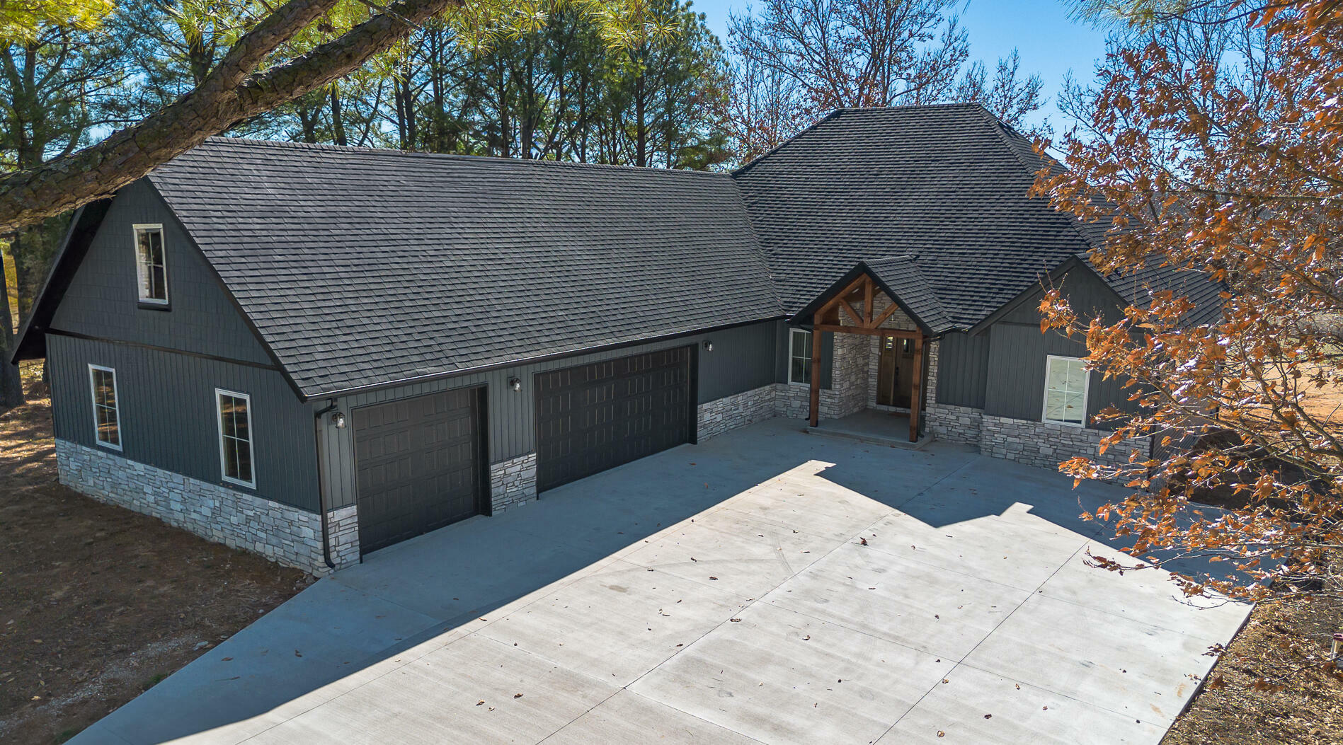 Property Photo: 1540 E 455th Road MO 65613