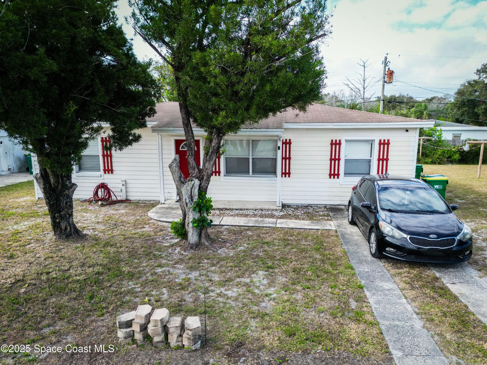 Property Photo:  507 Carolina Avenue  FL 32922 