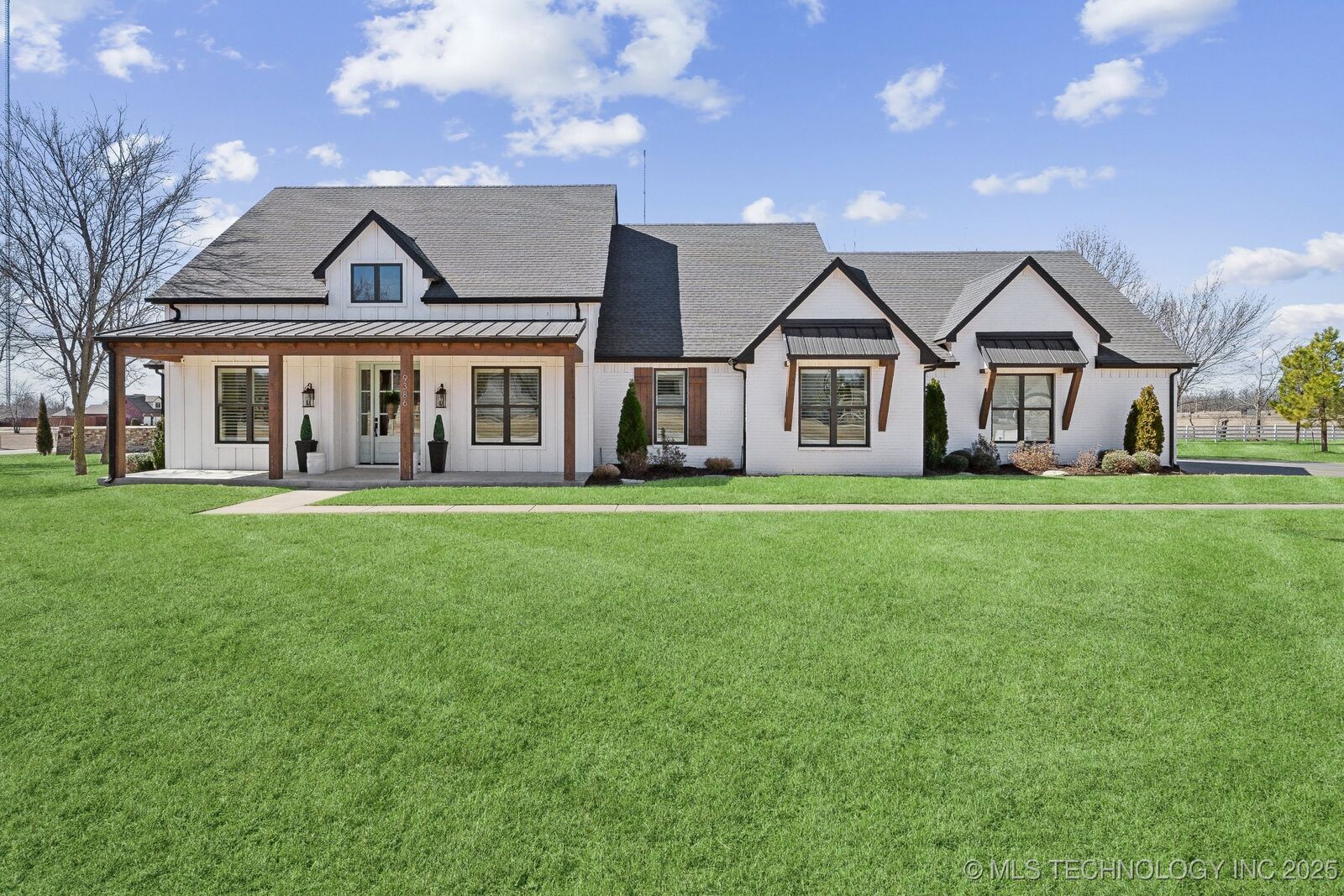 Property Photo: 9386 S 278th East Avenue OK 74014