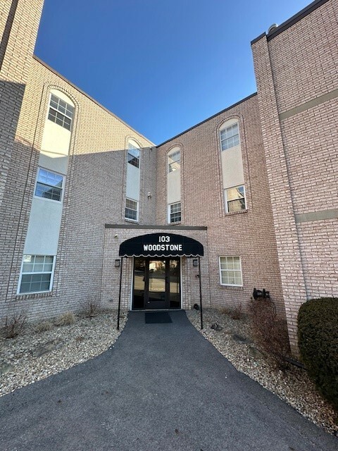 Property Photo: 103 Woodstone Ln 53 PA 15068