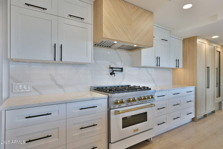 Property Photo:  7161 E Rancho Vista Drive 6009  AZ 85251 