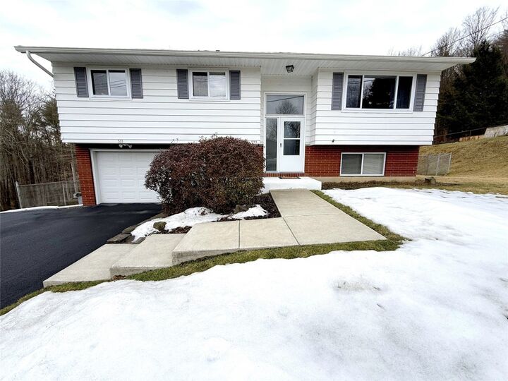 533 Leon Drive  Endicott NY 13760 photo