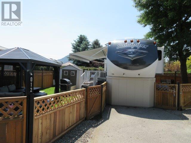 Property Photo: 415 Commonwealth Road 12 BC V4V 1P4