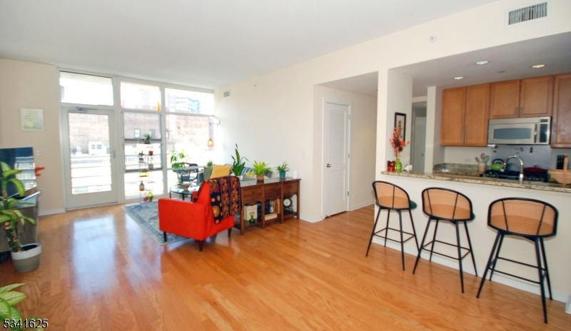 Property Photo:  20 Livingston Ave 406  NJ 08901 