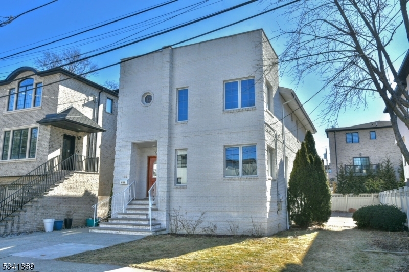 810 Jassamine Way  Fort Lee Boro NJ 07024 photo
