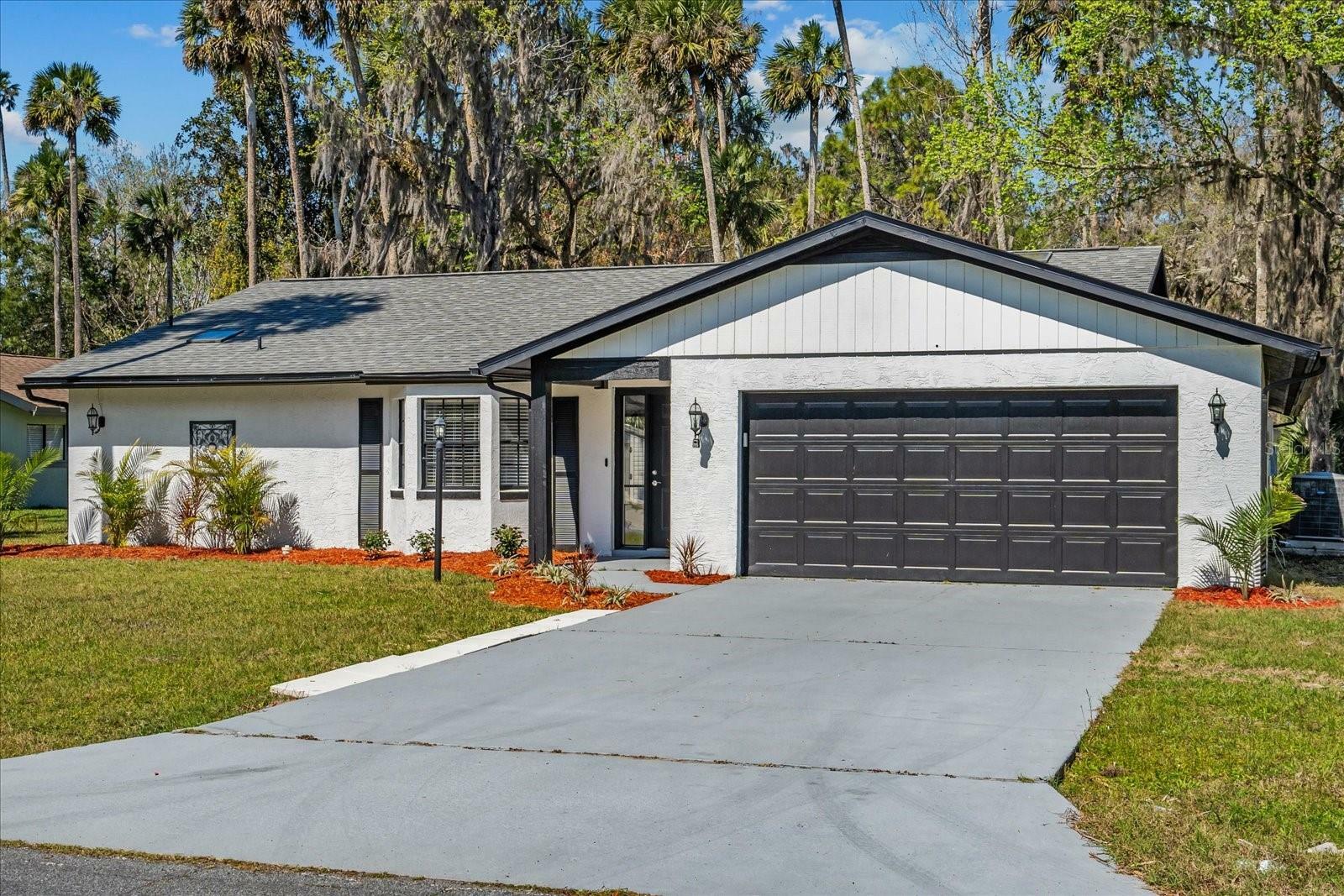 Property Photo: 81 Black Bear Lane FL 32137