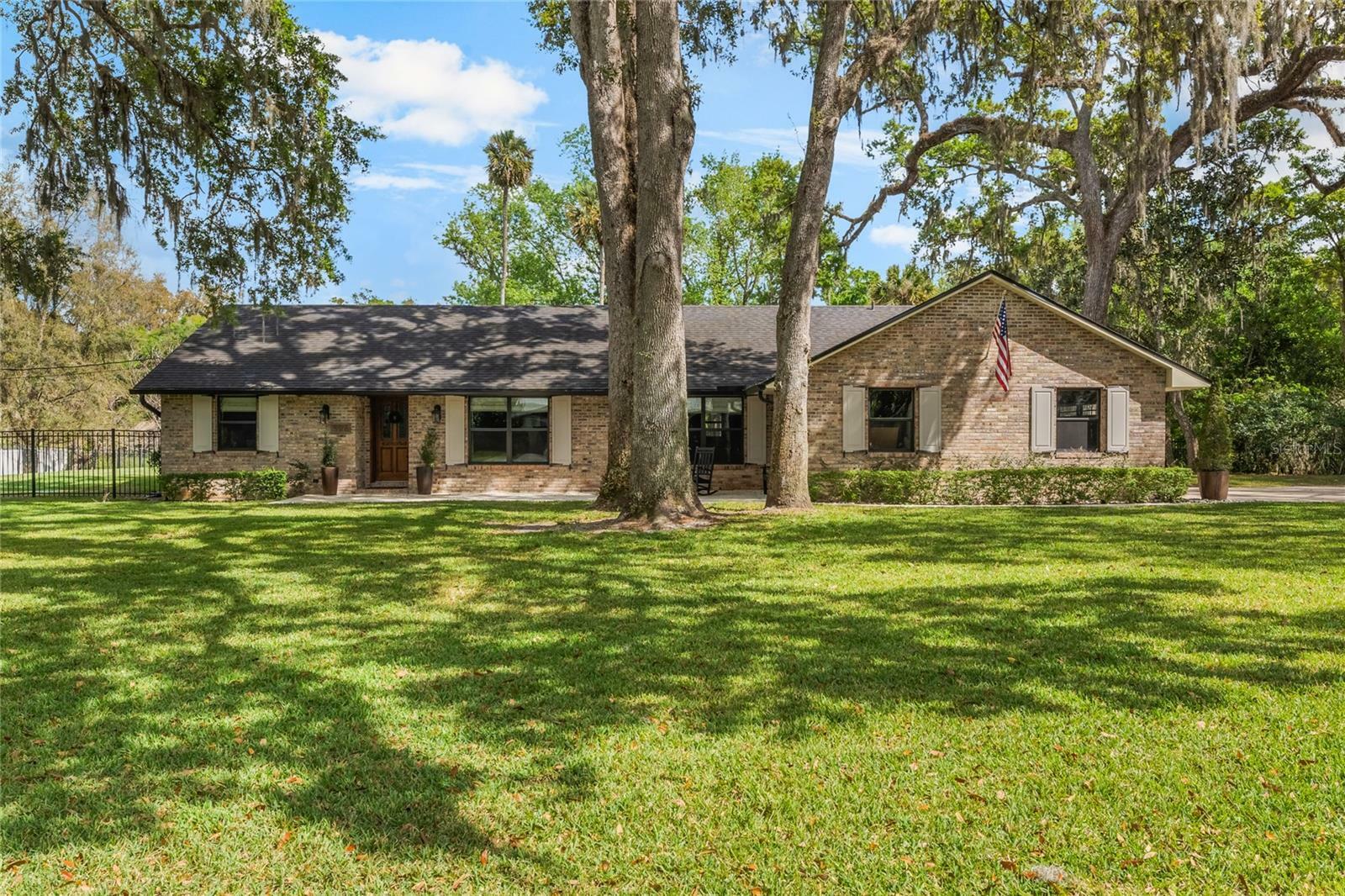 Property Photo: 598 Palm Drive FL 32765